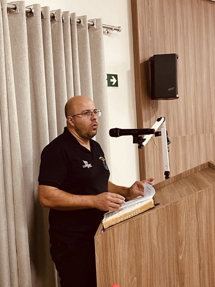 HOMENAGEM: Legislativo presta homenagem à Escolinha Rodeio Futsal Base