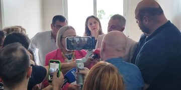 VISITA: Vereadores recepcional Secretária Estadual de Saúde