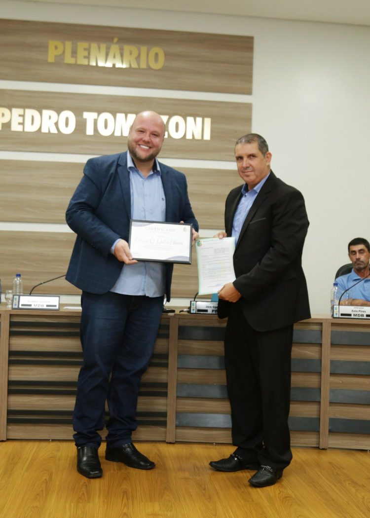 HOMENAGEM: Sessão Solene homenageia pastores por relevantes serviços prestados à comunidade