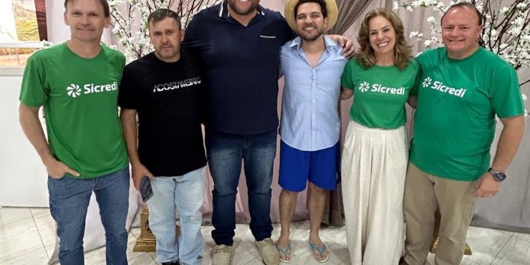 REPRESENTAÇÃO POLITICA: Presidente e vice participam do encontro Anual de fundadores, dirigentes e conselheiros da Sicredi Conexão!