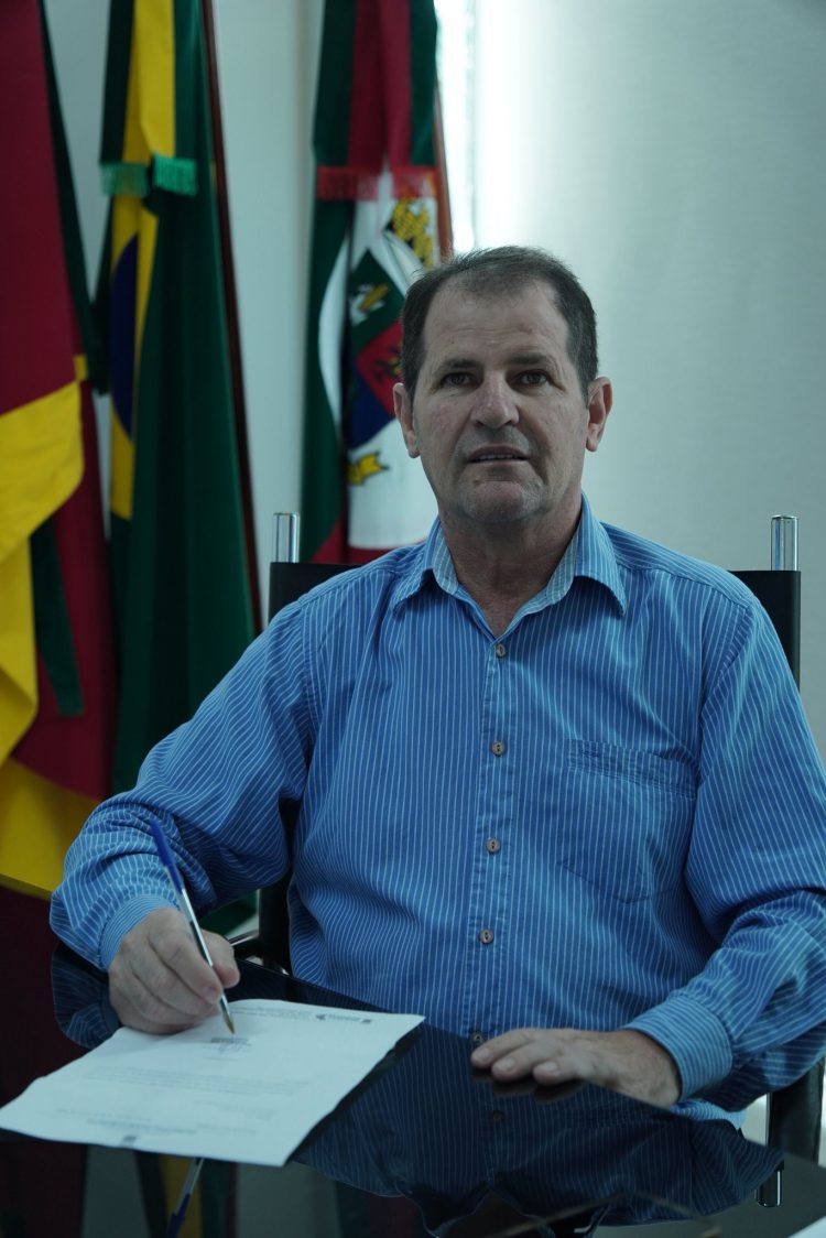 EXECUTIVO: Presidente do legislativo, vereador Jucemar Siprandi assume interinamente o executivo.